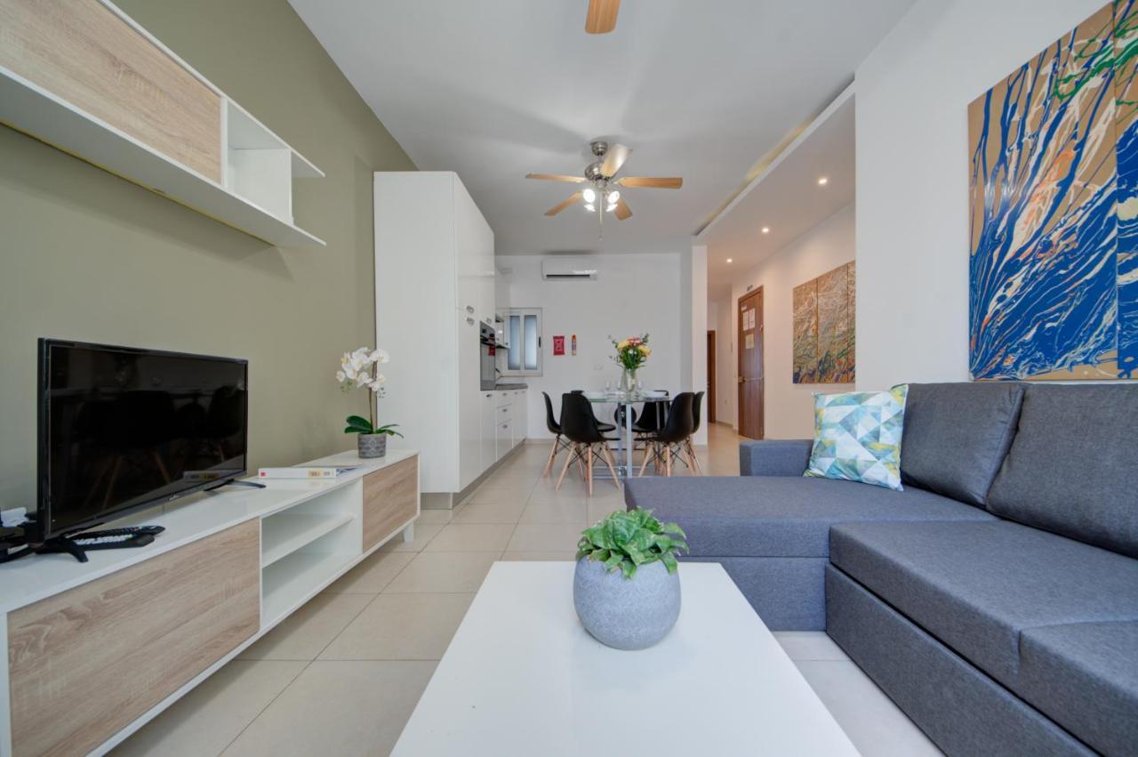 Azure Haven - Gzira Apartments And Penthouse By Shortletsmalta Esterno foto