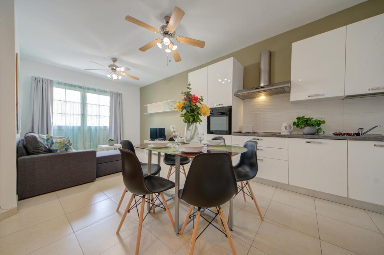 Azure Haven - Gzira Apartments And Penthouse By Shortletsmalta Esterno foto
