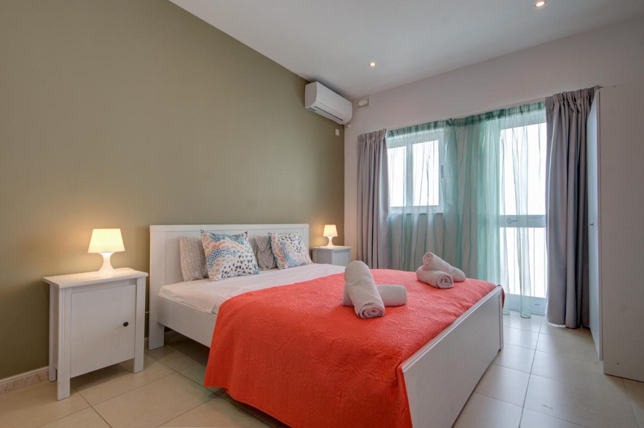 Azure Haven - Gzira Apartments And Penthouse By Shortletsmalta Esterno foto