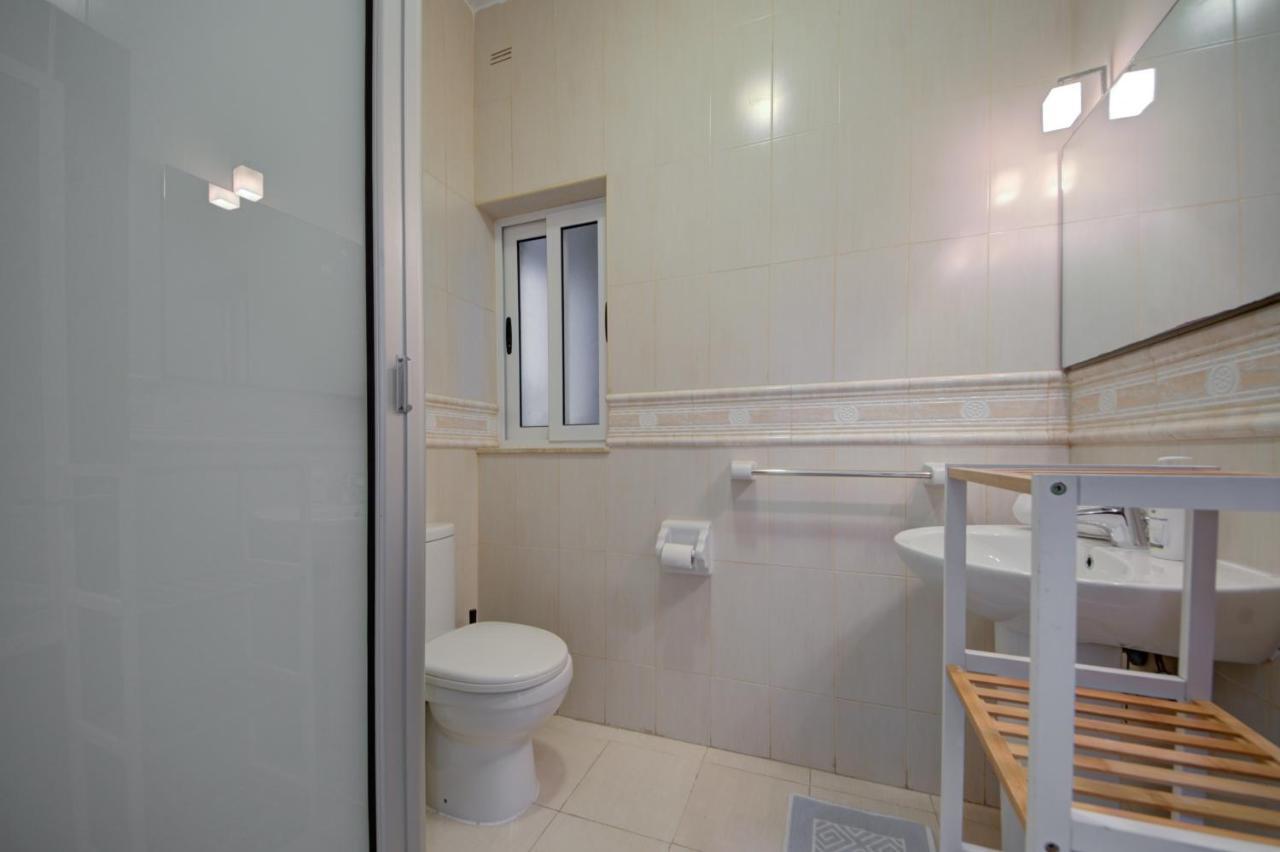 Azure Haven - Gzira Apartments And Penthouse By Shortletsmalta Esterno foto