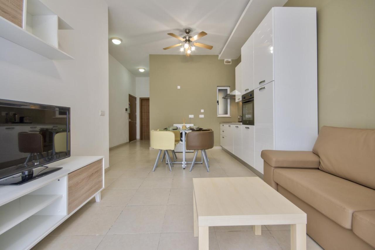 Azure Haven - Gzira Apartments And Penthouse By Shortletsmalta Esterno foto