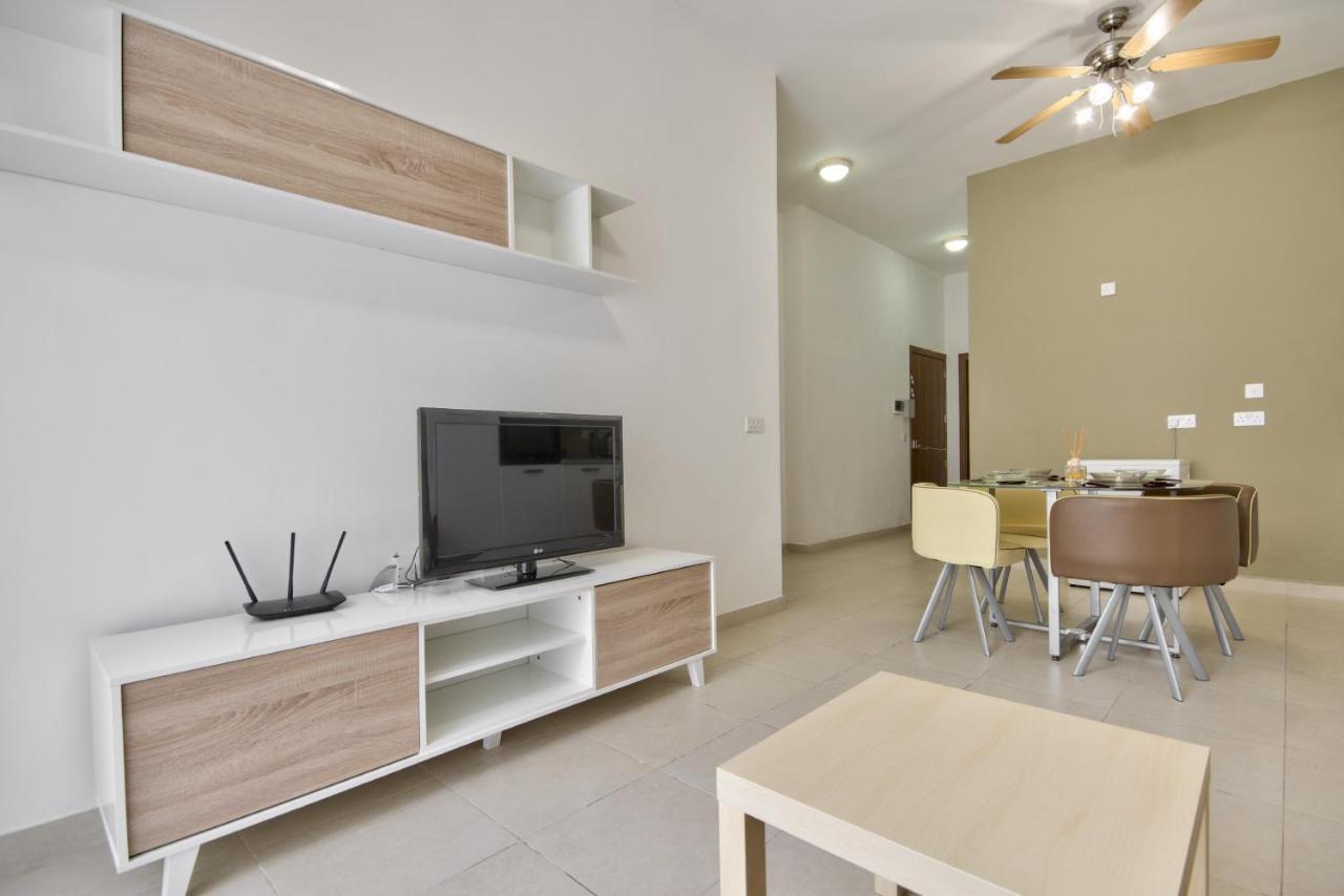 Azure Haven - Gzira Apartments And Penthouse By Shortletsmalta Esterno foto