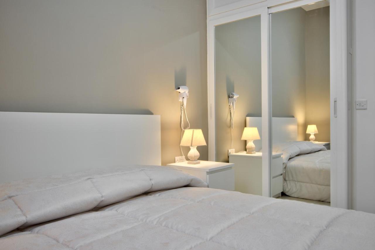 Azure Haven - Gzira Apartments And Penthouse By Shortletsmalta Esterno foto