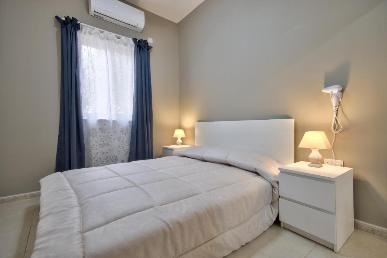 Azure Haven - Gzira Apartments And Penthouse By Shortletsmalta Esterno foto