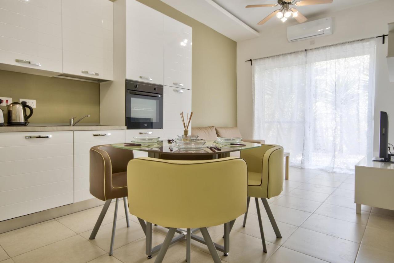 Azure Haven - Gzira Apartments And Penthouse By Shortletsmalta Esterno foto