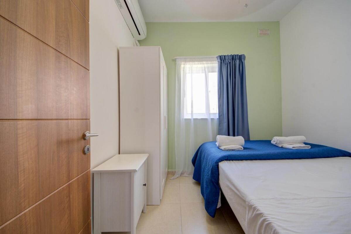 Azure Haven - Gzira Apartments And Penthouse By Shortletsmalta Camera foto
