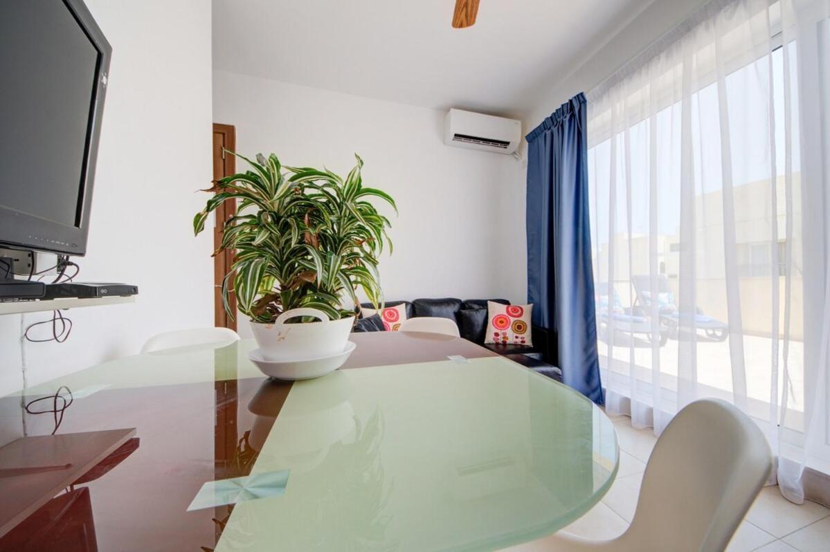 Azure Haven - Gzira Apartments And Penthouse By Shortletsmalta Camera foto